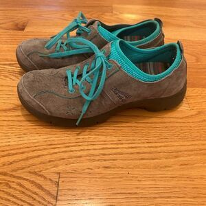 Dansko Elise Suede Slip Resistant Gray Teal Shoes Size 39